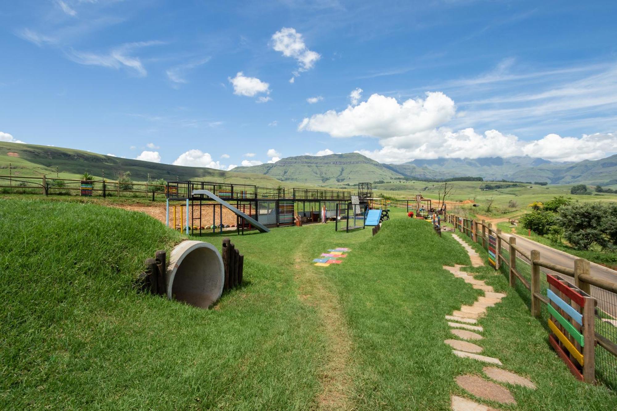 Dragonview Lodge Champagne Valley Exterior foto