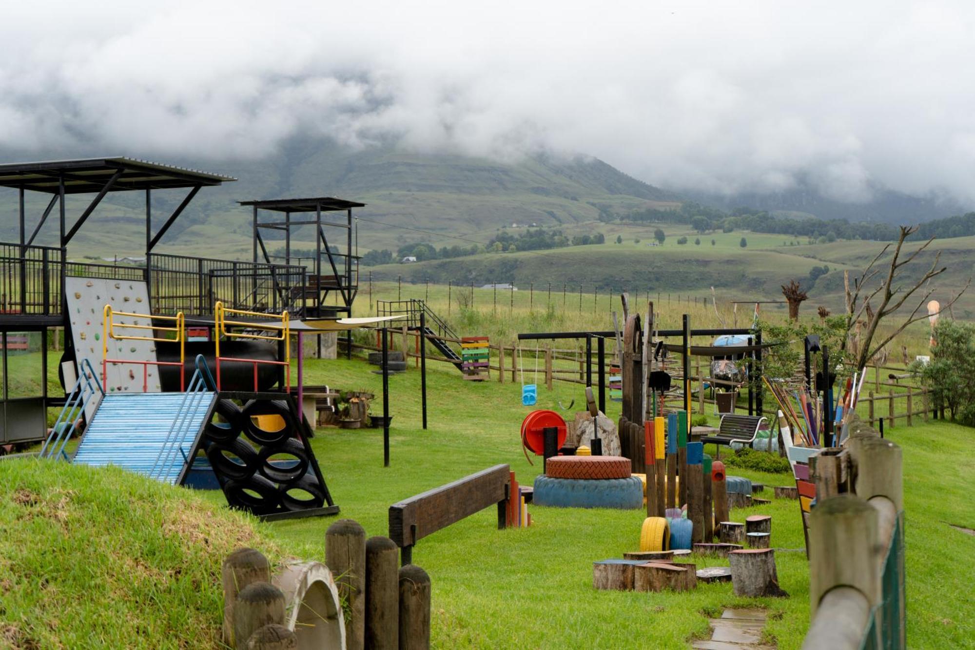 Dragonview Lodge Champagne Valley Exterior foto
