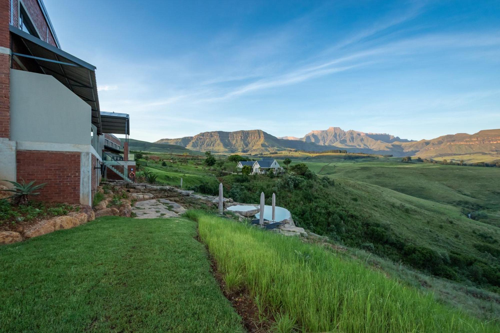 Dragonview Lodge Champagne Valley Exterior foto